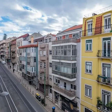 Charming Tram 28 W/ac, Heating Apartment